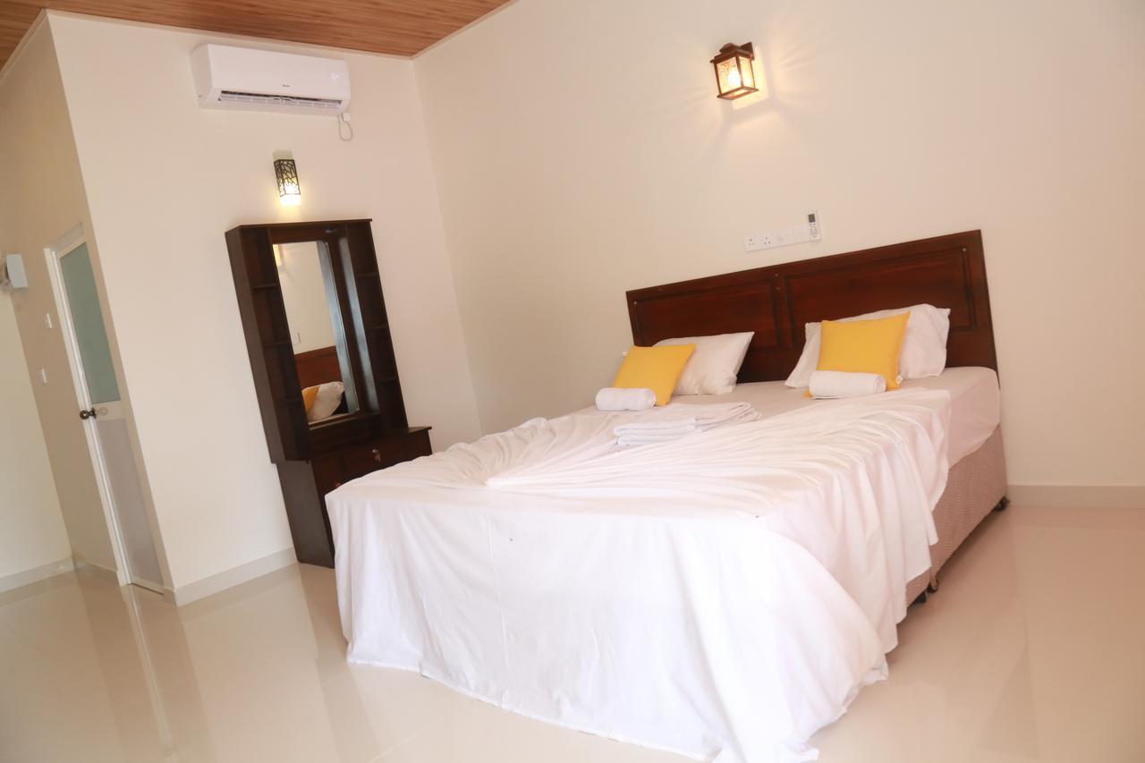 Serene Beach Hotel Dickwella Exterior photo