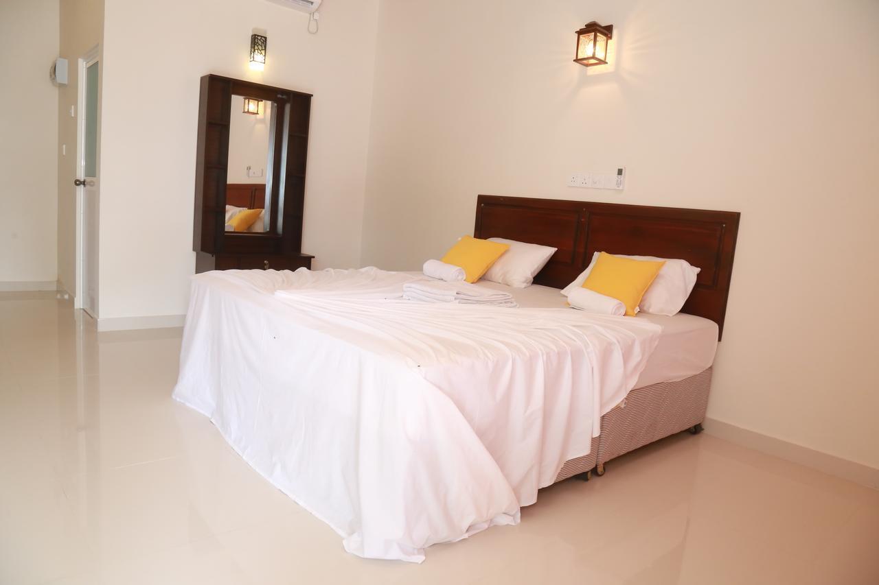 Serene Beach Hotel Dickwella Exterior photo